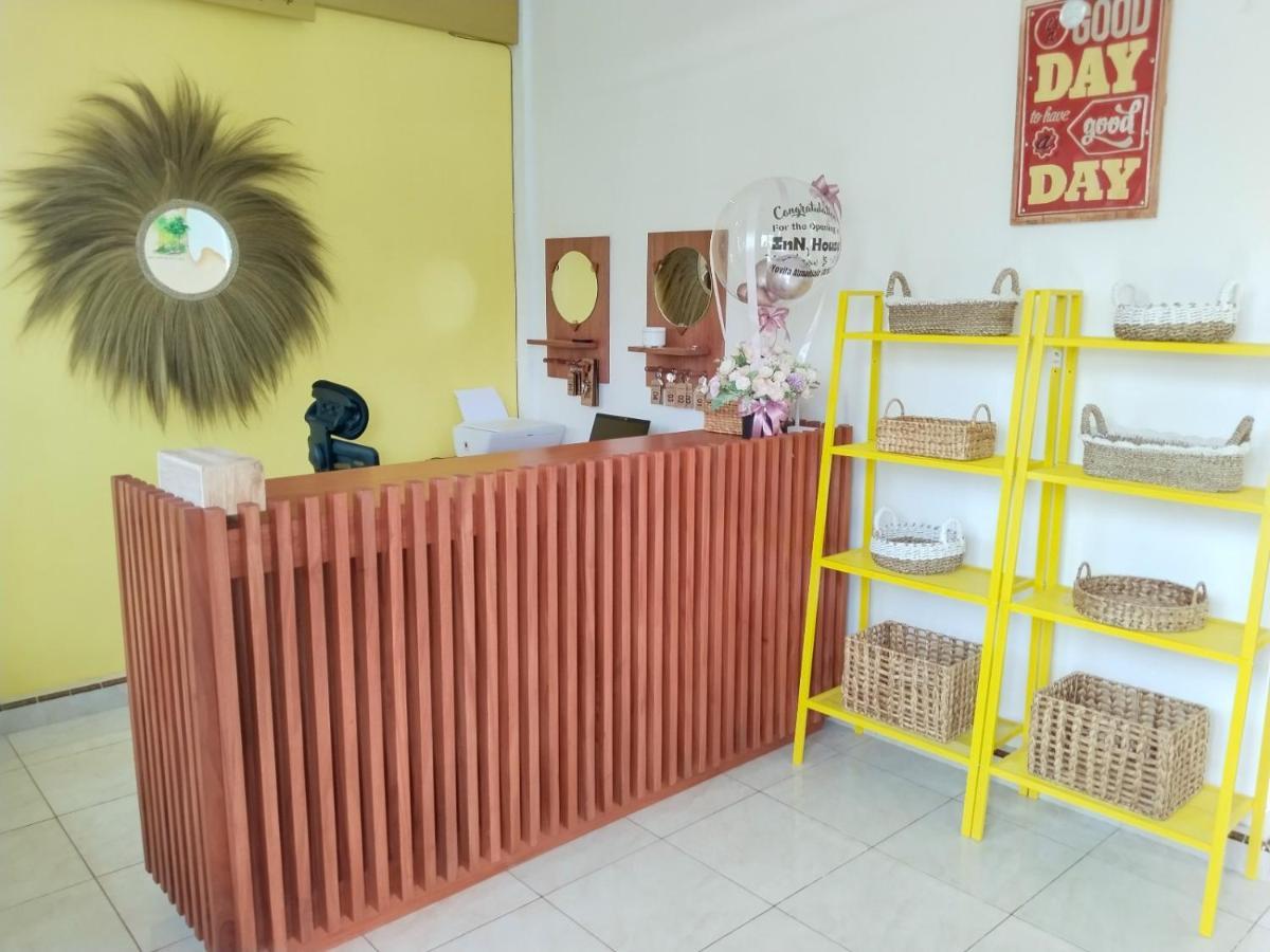 Inn House Homestay Dadapan Eksteriør bilde