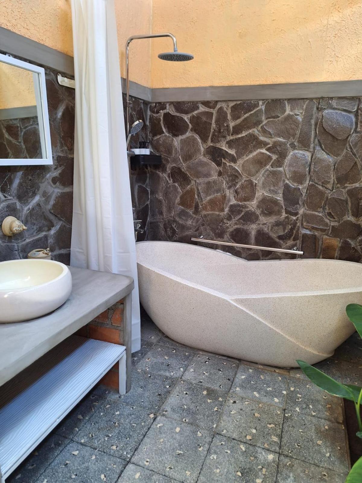 Inn House Homestay Dadapan Eksteriør bilde